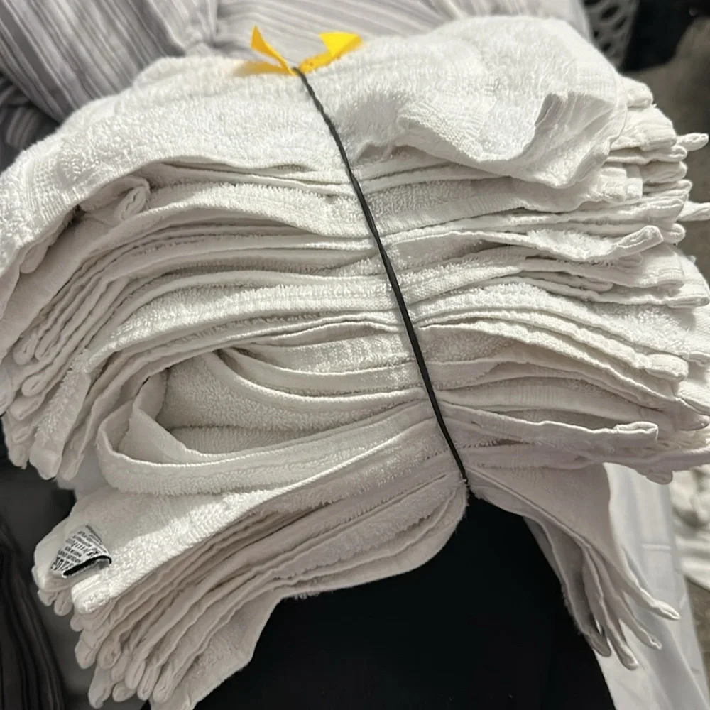 50 wash clothes . From condos. ( professionally cleaned.)
